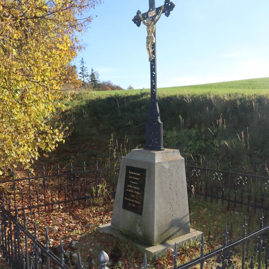 Kříž v zatáčce u silnice 361 u Příštpa