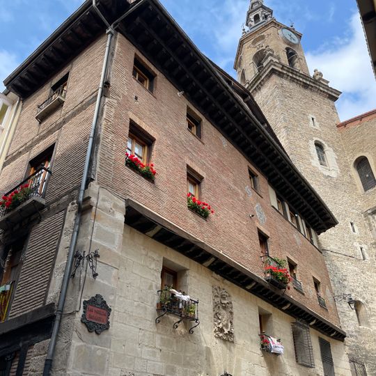 Casa De Los Corcuera Y Alanza