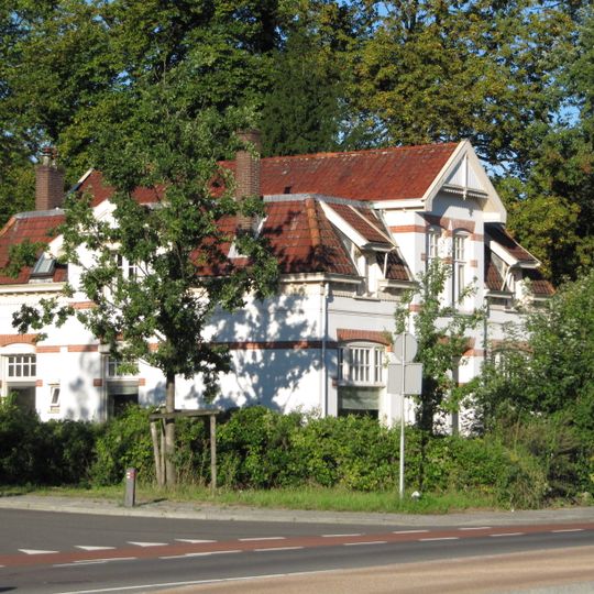 Villa Schuttersveld: Dienstwoningen