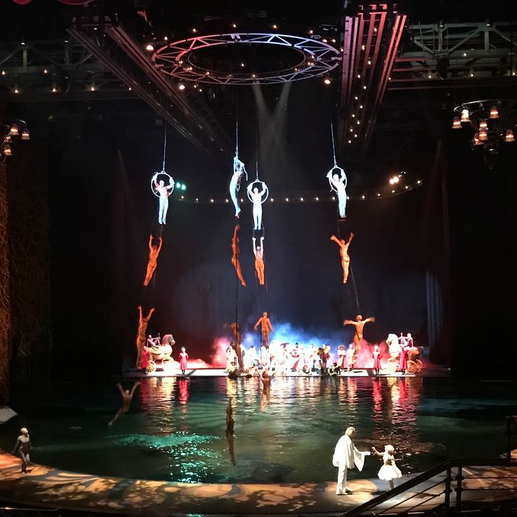 O by Cirque du Soleil