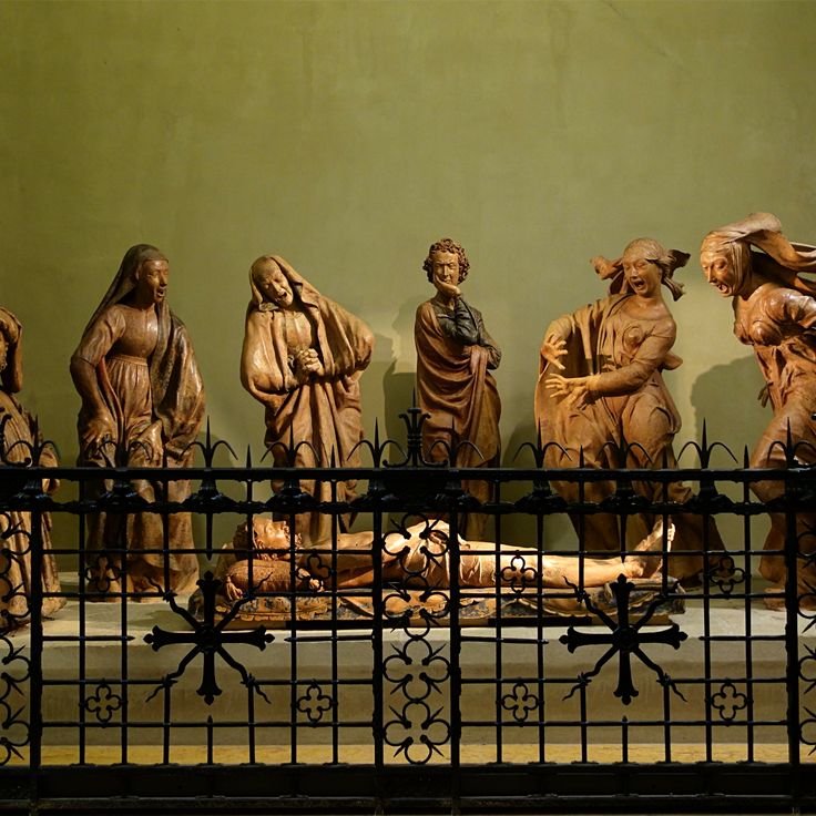 Compianto sul Cristo morto by Niccolò dell'Arca