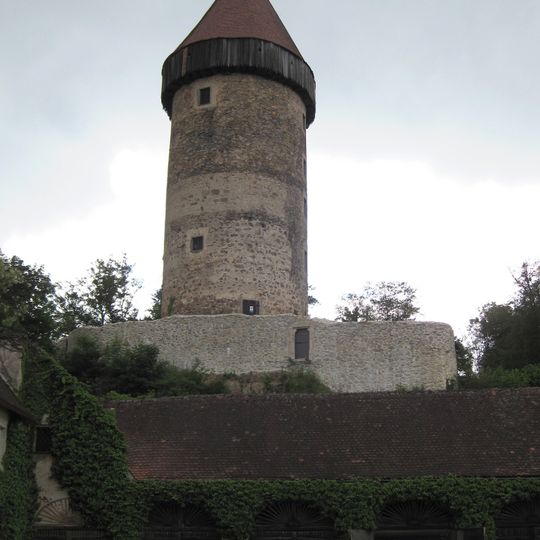 Bergfried der Burg Clam