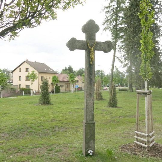 Kříž před hřbitovem v Jamské ulici v Žďáru nad Sázavou