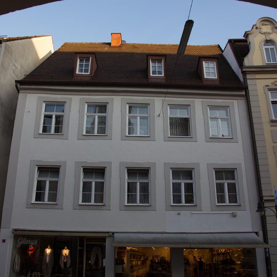 Wohn- und Geschäftshaus