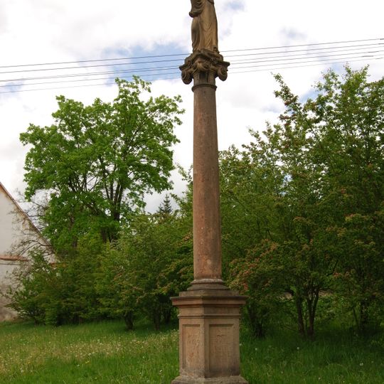 Sloup se sochou svatého Bernarda v Plasích