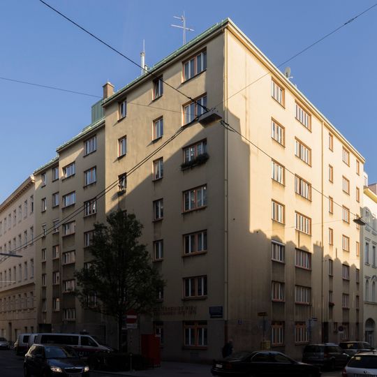 Gemeindebau Stumpergasse 42