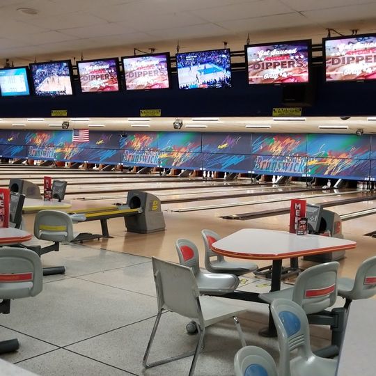 Bowlero Thousand Oaks