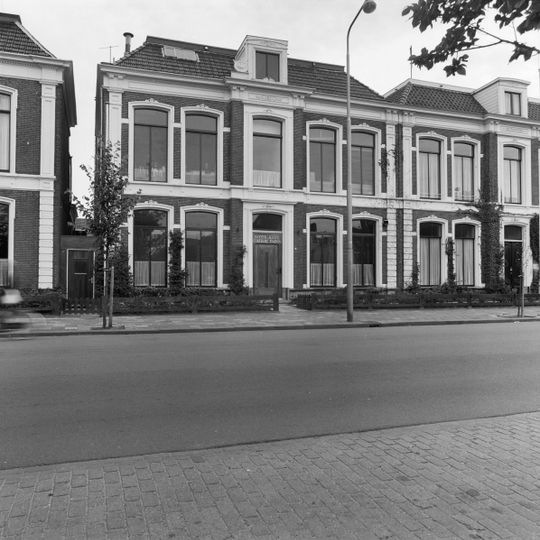 Zuidergrachtswal 4, Leeuwarden