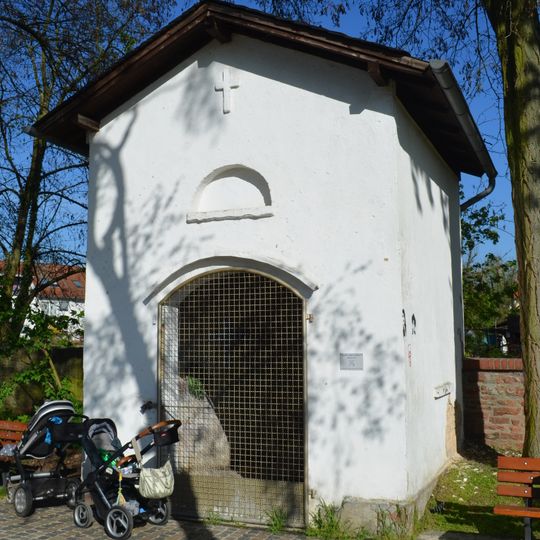 Kruzifix u. Kapelle