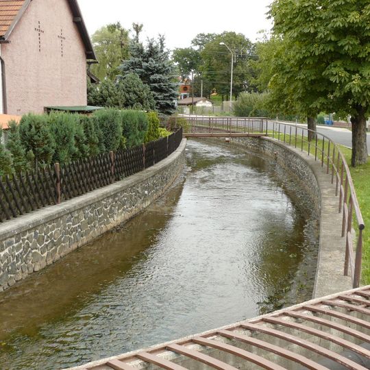 Lávka přes Vintířovský potok ve Vintířově u čp. 31