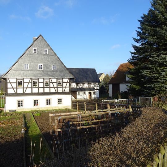 Wohnstallhaus und Seitengebäude eines Bauernhofes Goetheweg 40