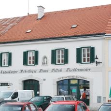 Wohn- und Geschäftshaus