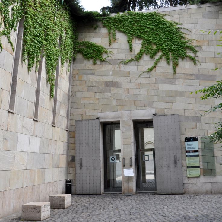 Holocaust Memorial Centrum