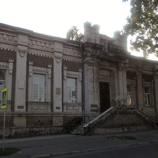 House, Alexei Șciusev, 111