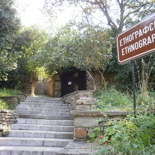 Етнографски комплекс „Драсова и Рашова къщи“