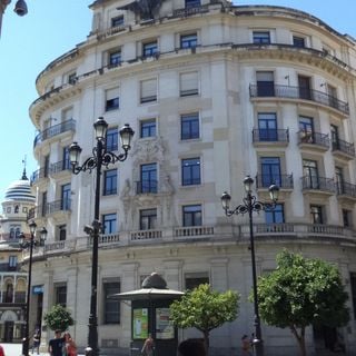 La Unión y el Fénix Español building