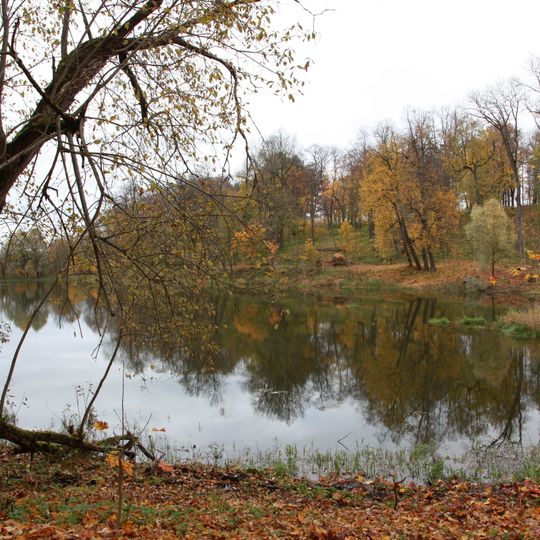 Gostilitsy Estate park