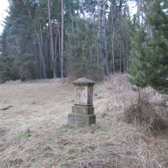Kříž v lese nad Chráštovicemi