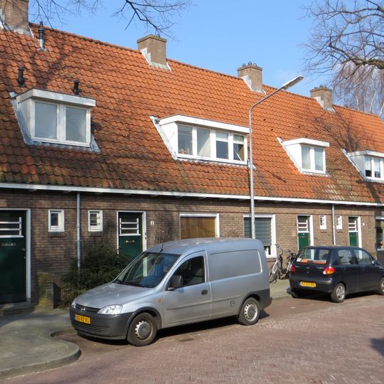 Noordoostelijke woningreeks, hilvertsweg 2-12