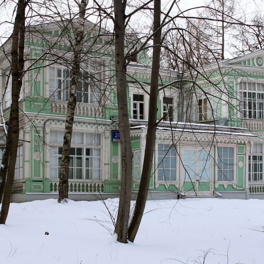 6-й Лучевой просек 21 c11, Главный дом