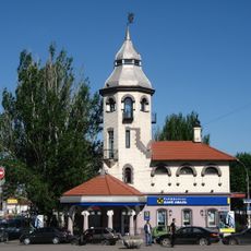 Трамвайна підстанція 1913—1916 рр. Пам'ятка архітектури місцевого значення.