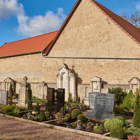 Friedhofsmauer