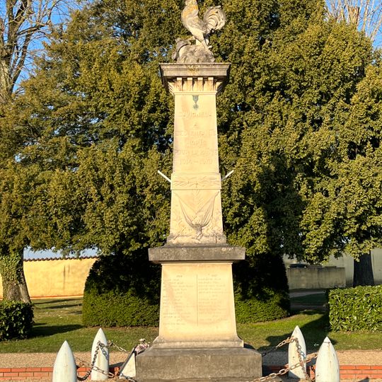 War memorial of Savigneux