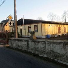 Podstavec na mostě v Mochtíně