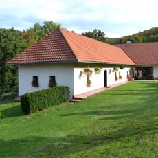 Roľnícka usadlosť, dom ľudový s hosp. časť.