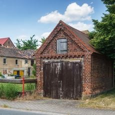 Spritzenhaus Lange Dorfstraße 14 (neben)