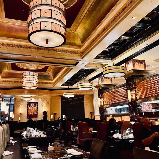 Grand Lux Cafe