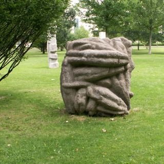 Stone sculpture (Utz Kampmann)