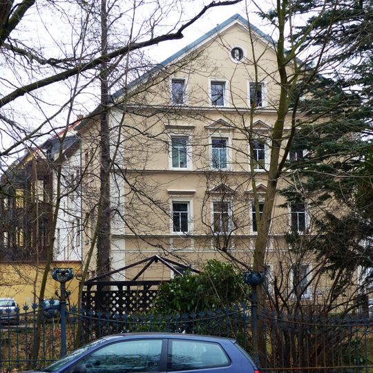 Wohnhaus Behringstraße 1