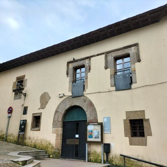 Biblioteca Pública Municipal de Luarca - Joaquín Rodríguez