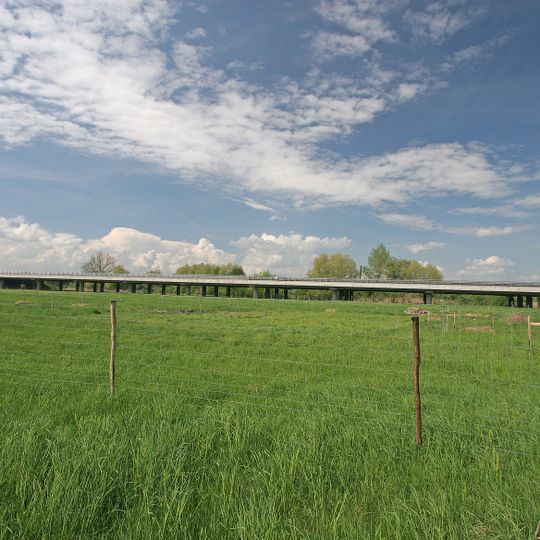 Most dálnice D11 přes Mlýnskou Cidlinu u mlýna Rakousy