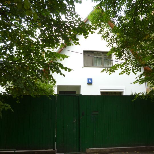 Улица Сурикова 6