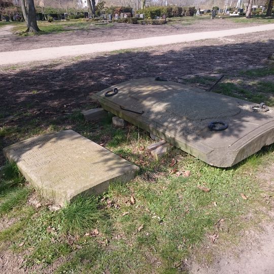 Grabmal Heinrich Gustav Le Petit Friedhof