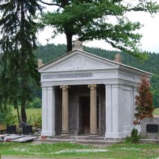 Mauzoleum rodziny von Ruschwey w Mysłakowicach