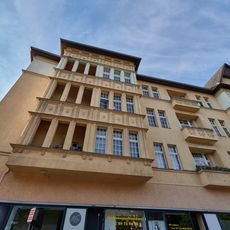 Mietshaus Landauer Straße 16, Laubacher Straße 43