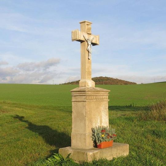 Kříž u silnice z Chouče do Mirošovic