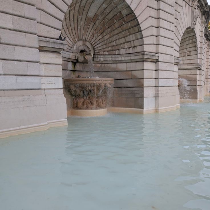 Fountain of the Woods, Parks and Gardens