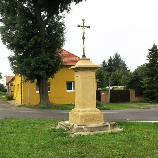 Kříž na rozcestí v Černochově