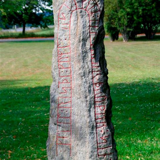 Sm 121, Rogberga kyrkogård