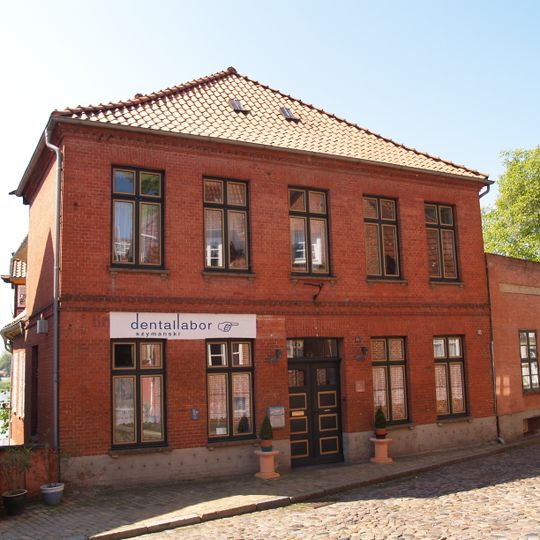 Wohn- und Geschäftshaus