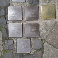 Stolperstein en memoria de Ernst Simon