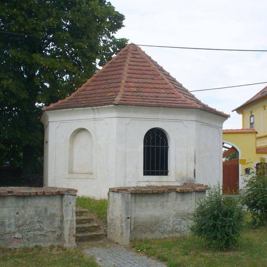 Kaple svaté Barbory u kostela ve Vrbně u Mělníka