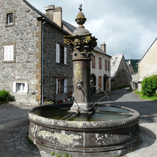 Fontaine de Ségur-les-Villas