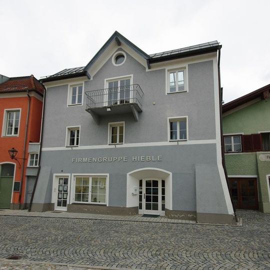 Wohn- und Geschäftshaus