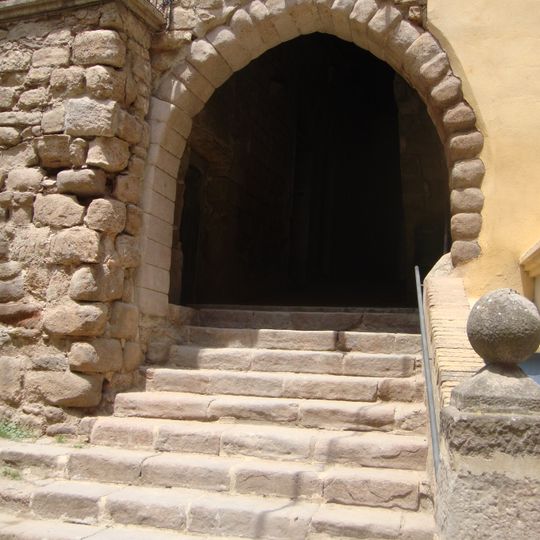 Passadís de l'antic Hospital de Cardona