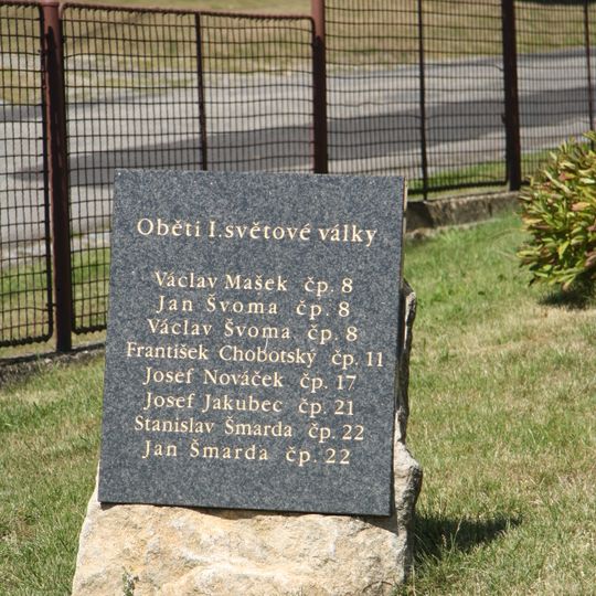 Památník obětem 1. sv. války u kaple v Pokojově